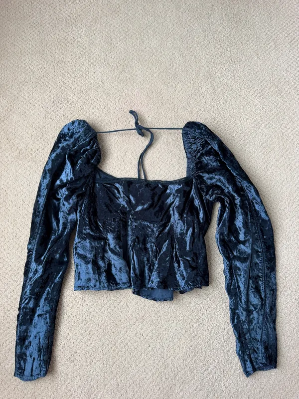 Free People navy blue velvet long sleeve crop top with tie back detail - Image 2