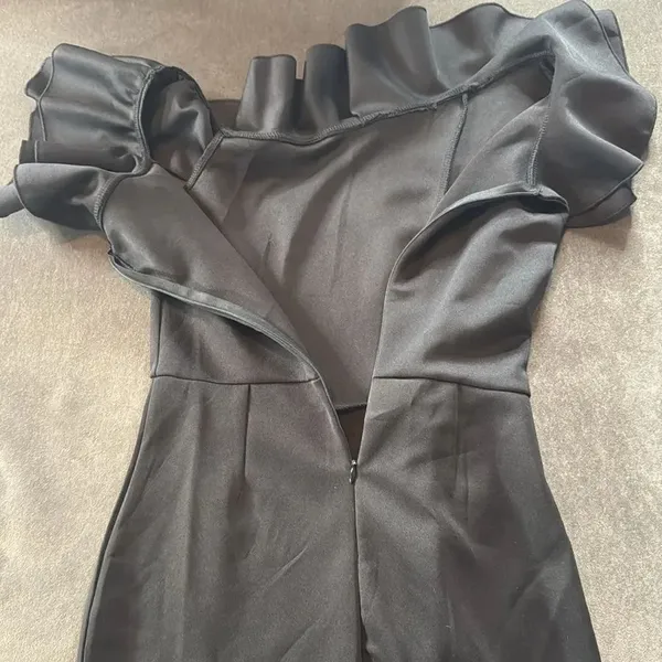 Women’s Black Off-Shoulder BodyCon Midi Dress with Ruffles Size S NWOT - Image 7
