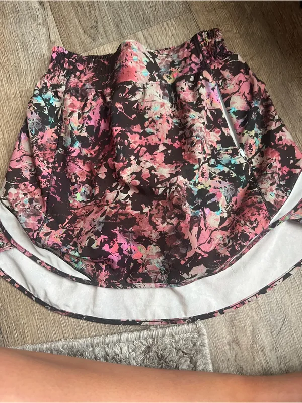 Lululemon Women's Pink Floral Athletic Skort - Image 3