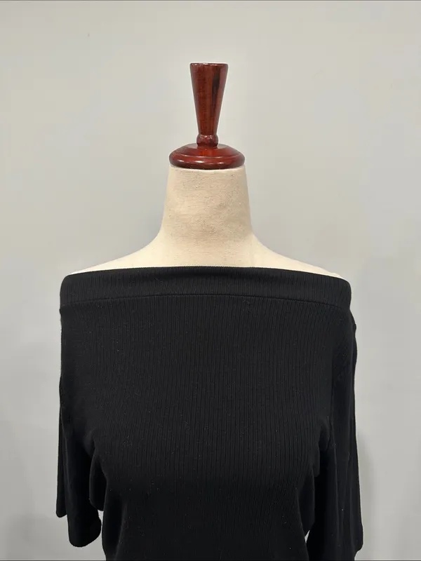 Banana Republic Black Ribbed Short Sleeve Top - Image 3
