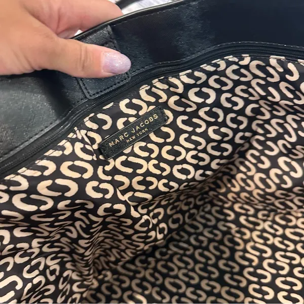 Marc Jacobs Black Saffiano Leather Luggage Tag Tote Bag - Image 9