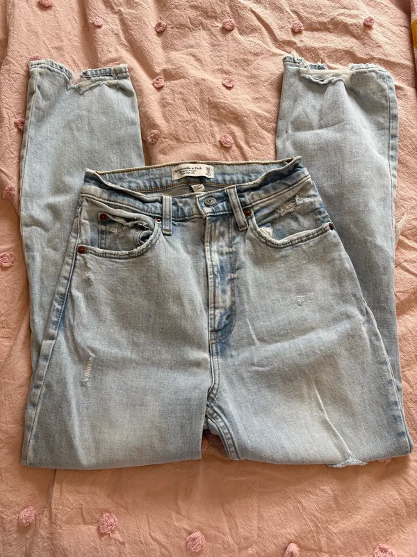 Abercrombie Jeans - Image 2