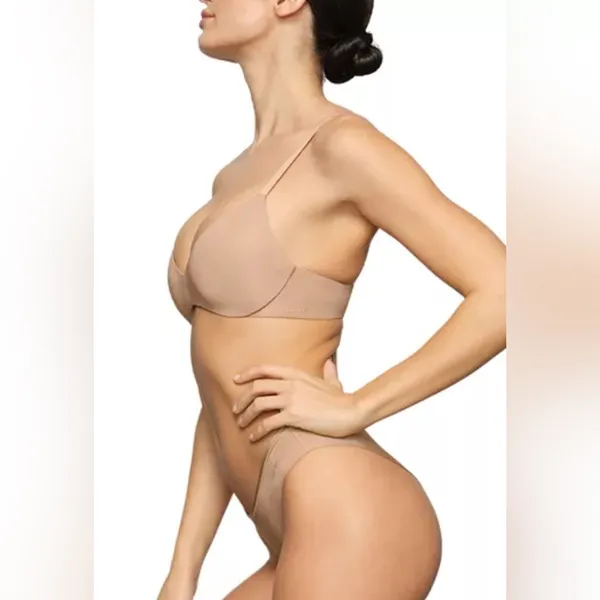 SKIMS| Wireless Form Push Up Bra - Image 3
