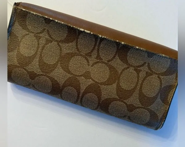 GUC Coach Long Wallet - Image 3