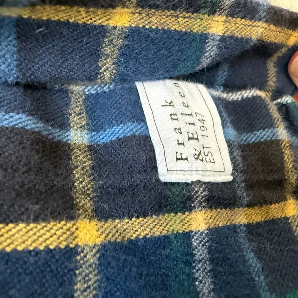Frank & Eileen Barry Blue Plaid Flannel Long Sleeve Button Down Shirt Size S EUC - Image 3