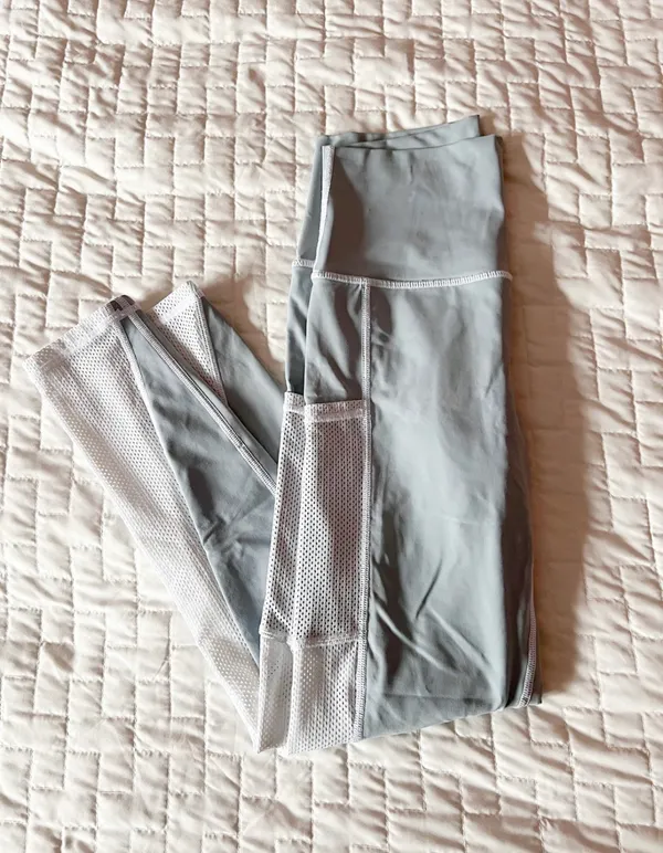 Light Blue Mesh 7/8 Length Leggings Size Small - Image 2