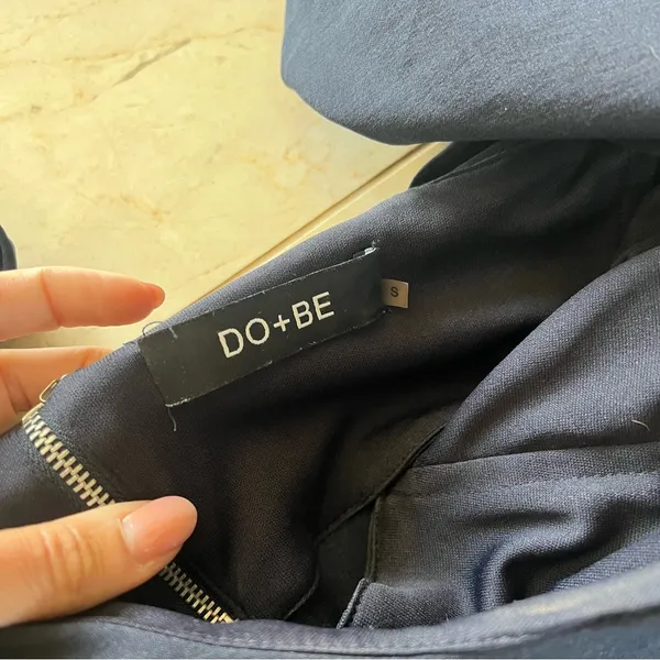 Do+Be Black Offshoulder Blouse Sz Small - Image 3