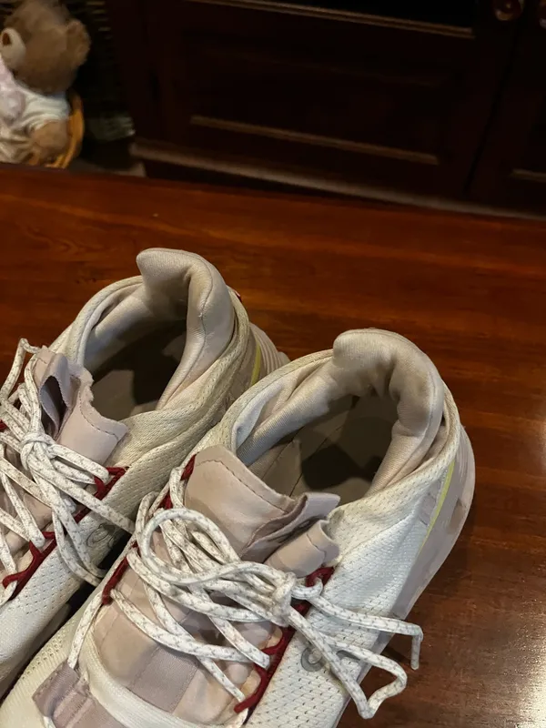 On Cloud Running Shoes - Image 3