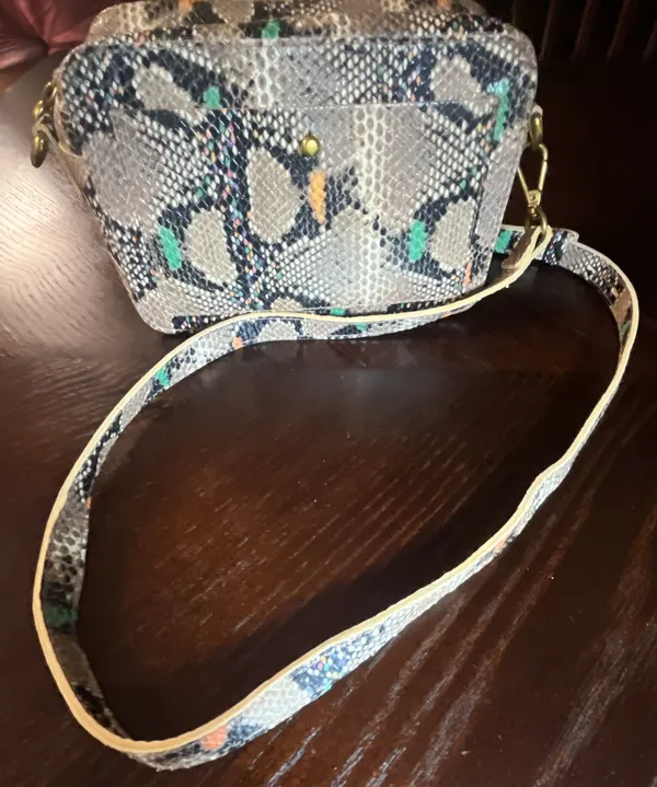 Madewell The Transport Camera Bag in Multicolor Snake-Embossed Leather - Image 12