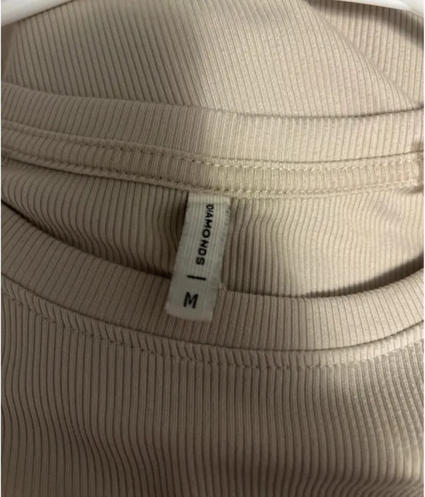 7Diamonds Cropped T Shirt Tan Size M - Image 4