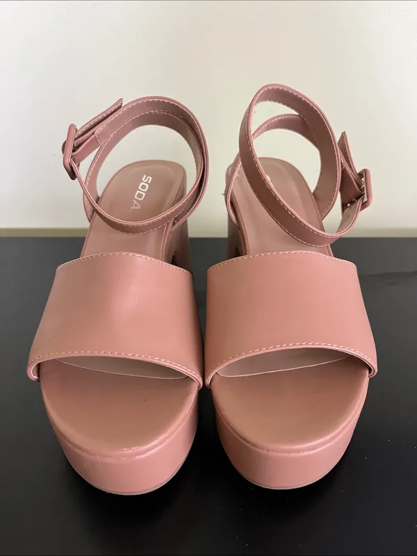 Soda Mylo nude-colored platform sandals featuring a chunky block heel - Image 4