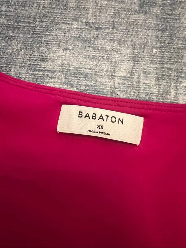 Aritzia Babaton Granita Hot Pink Contour V Neck Long Sleeve Top XS - Image 3