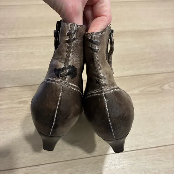 Frye Women’s Steffi Zip Ankle Bootie Brown Leather Size 8 - Image 6