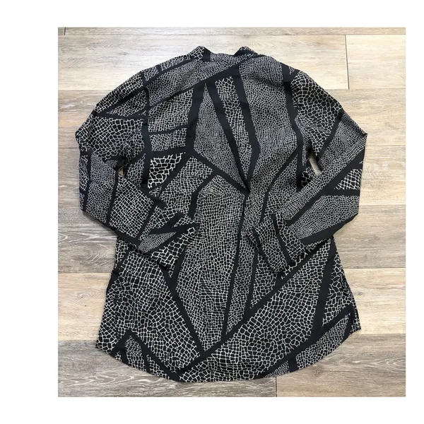 White House Black Market Blouse 10 Black White Abstract Career Chic Top - Image 2