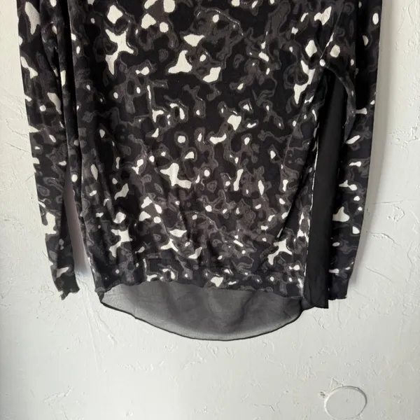 Lily Tribe Women's Small Abstract Print‎ Sheer Hem Long Sleeve Sweater Top - Image 3