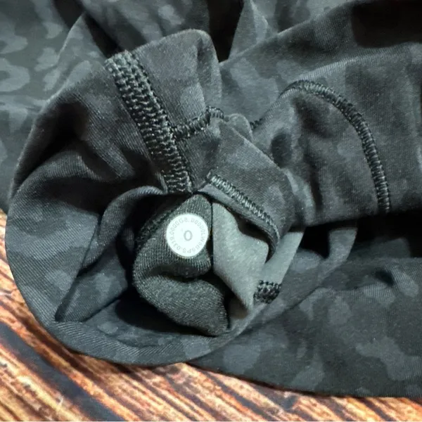 Lululemon Black Camo Print Wunder Under - Image 4