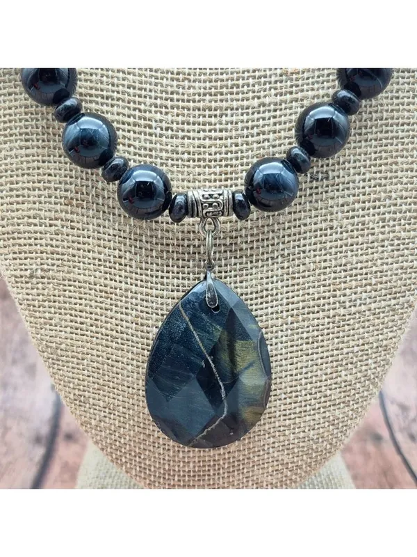 Black Glass Bead Collar Necklace Tigers Eye Faceted Teardrop Pendant Witchy Goth - Image 2