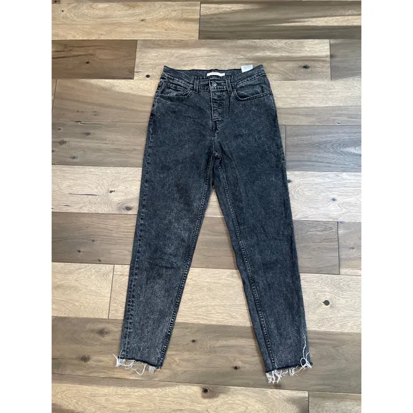Y2K Levi’s Mom Jeans Black Button Fly -80s Style– Size 28 - Image 2