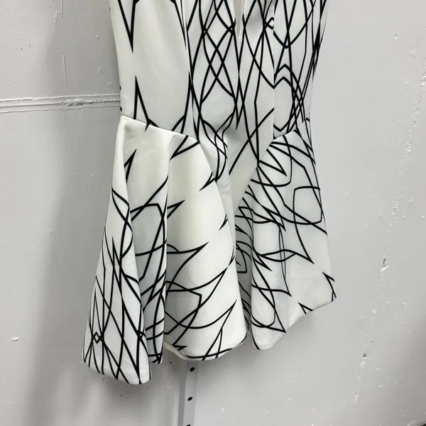 NWT‎ Rumor Boutique White Black Geometric Scuba Fit Flare Mini Dress Small Nylon - Image 7