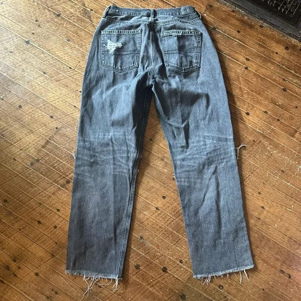 American Eagle 90’s boyfriend destroyed black size 8 jeans - Image 4