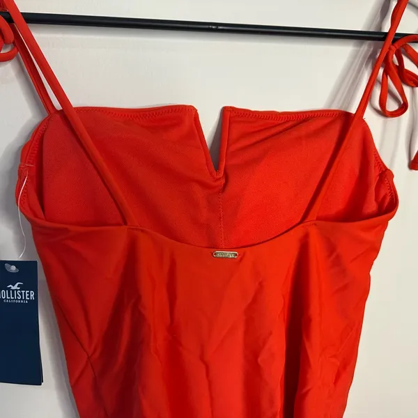 Hollister Red Notch Front One Piece Swimsuit Size Small NWT Strappy Tie Straps - Image 6