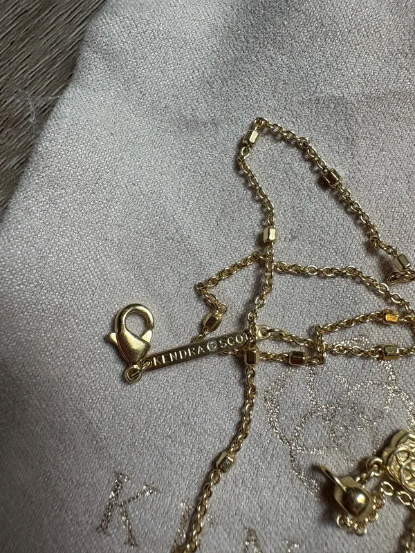 Kendra Scott M Necklace - Image 3