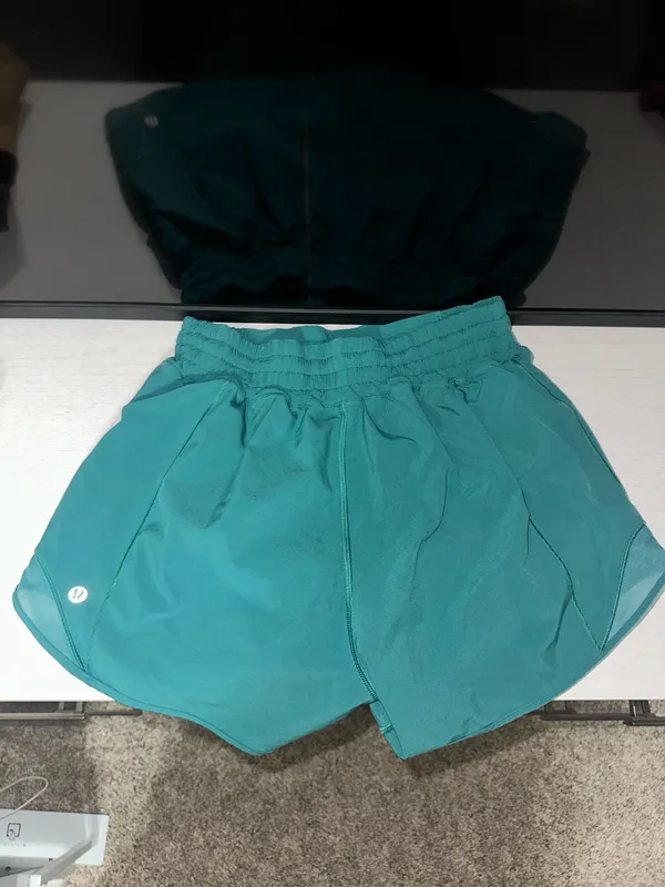 Lululemon Shorts Hot Hot - Image 2