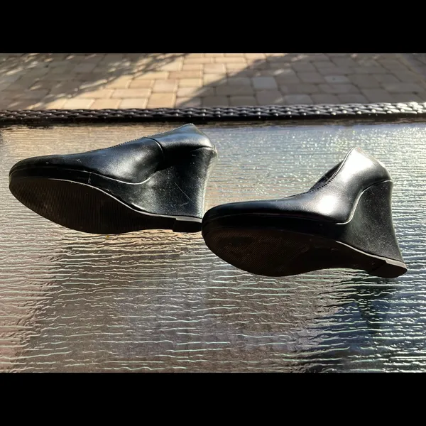 Women’s Black Extra Comfy Shoes Size 6 - Image 5