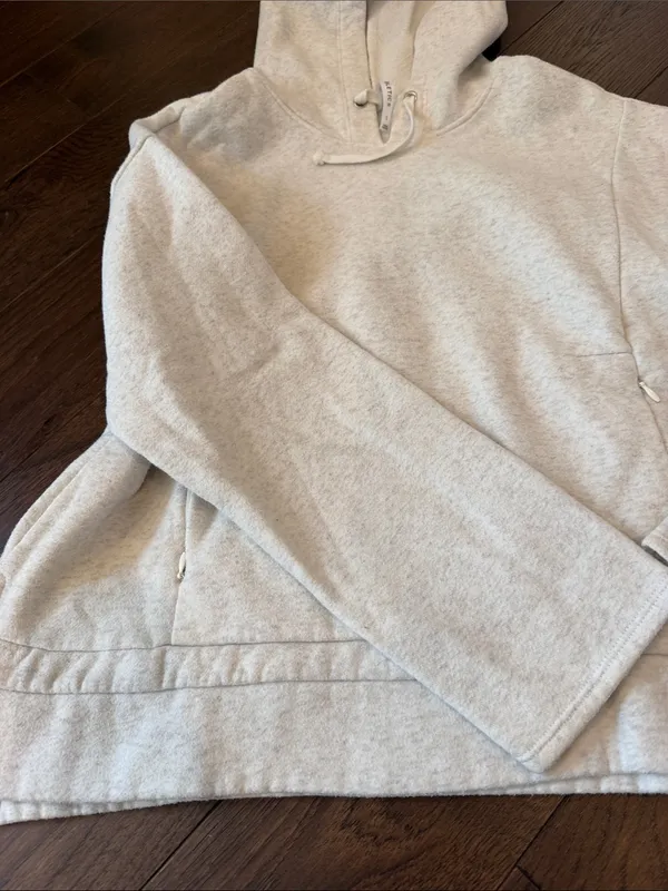 Fabletics Light Heather Gray Hooded Cropped Pullover Size Small - C54-145 - Image 4