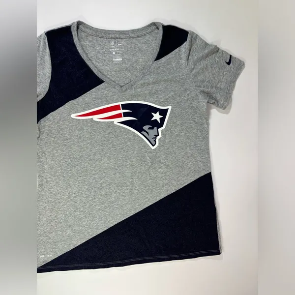 Nike Gray and Black Short Sleeve Tee - Image 2