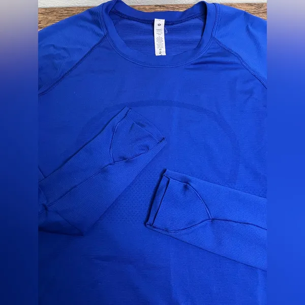 Lululemon Swiftly Tech LS 2.0 Long Sleeve Top Size 8 Blue Thumbholes - Image 4