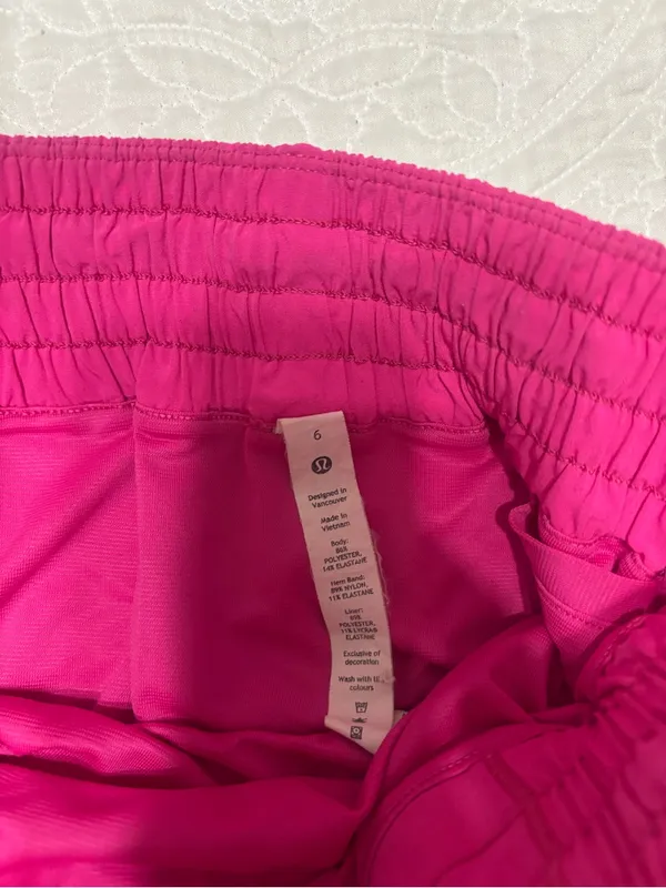 lululemon athletica Women's Hot Pink Running Shorts - Image 3