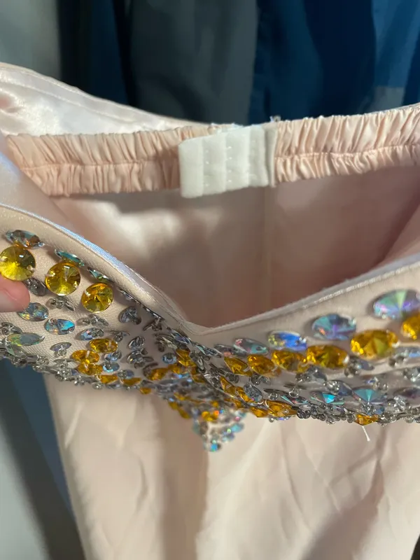 Peach colored prom/formal dress - Image 3