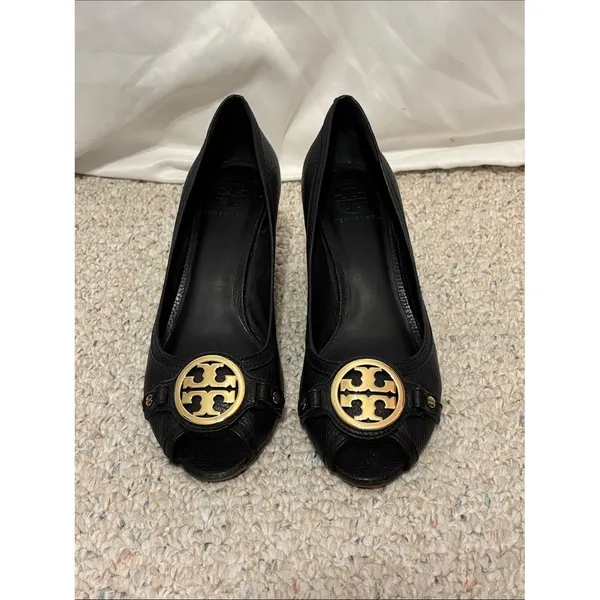 Tory Burch Leticia Open Toe Wedge Pebbled Black Leather Gold Logo size 10 - Image 2