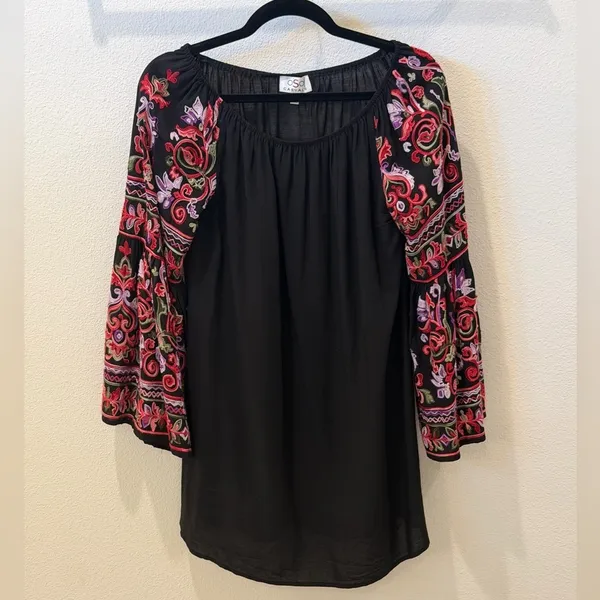 Oso Boho Folk Core Embroidered Bell Sleeve Black Shift Dress M - Image 3