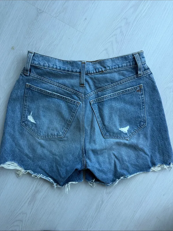 Madewell Relaxed Mid Length Denim Shorts in Size 28 - Image 2