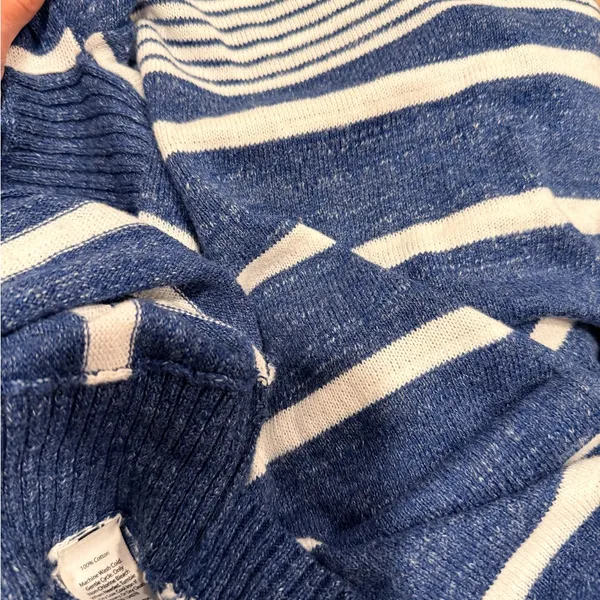 Vineyard Vines Women's Navy and White Striped Sweater‎ small - Image 7