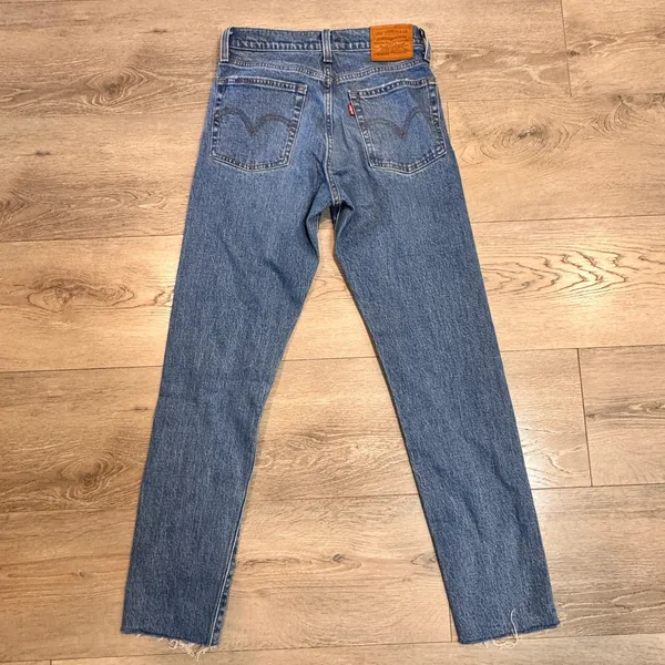 Levis Big E Wedgie Fit Jeans‎ Distressed Raw Hem Denim Size 24 Straight - Image 2
