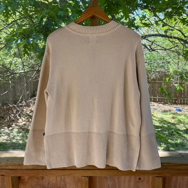 Gap Women's Long Sleeve Taupe Crew Neck Sweater Size L. NEW - Image 2