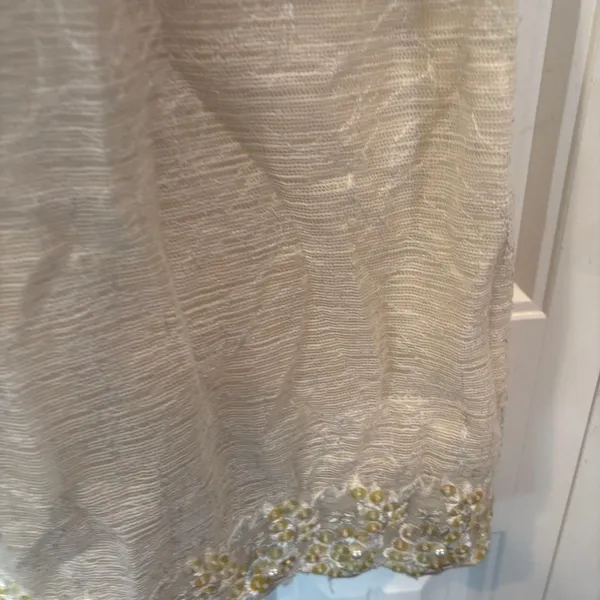 Floral and Sequin Wedding Dress Size Small‎ - Image 7