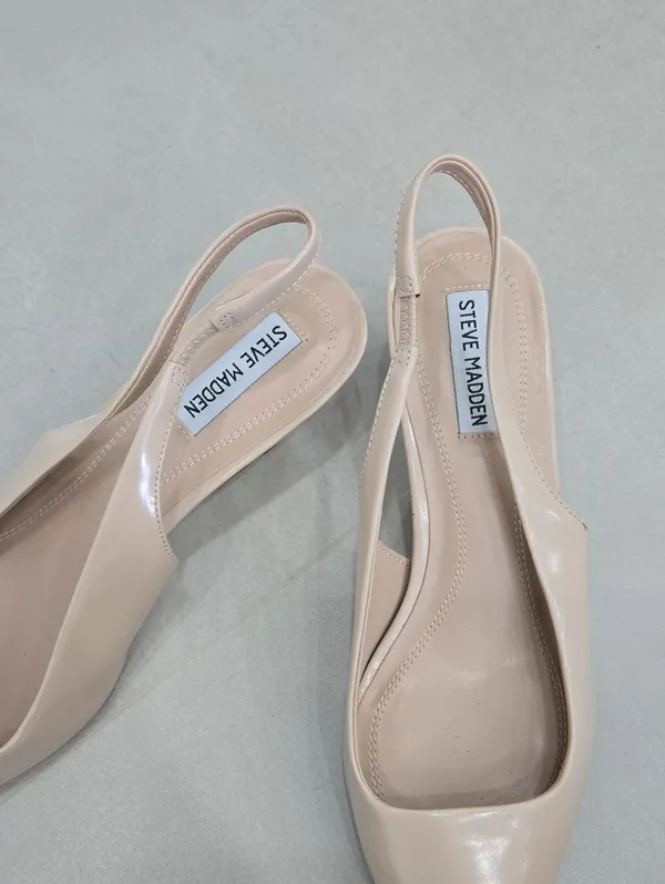 Steve Madden Beige Patent Pointed Slingback With Small Heel Size 10 - Image 6