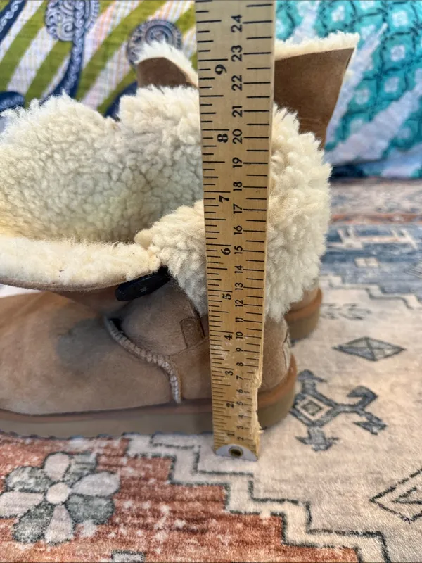 UGG Chestnut Suede Bailey button Shearling Ankle Boots 9 WIDE - Image 7