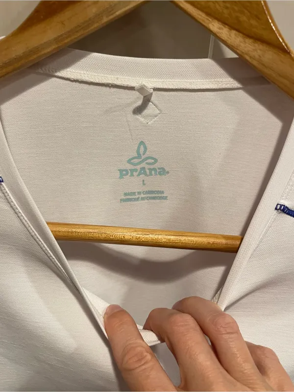 Cute creamy vanilla Prana stretch long sleeve outdoor hike yoga top mini pocket - Image 4