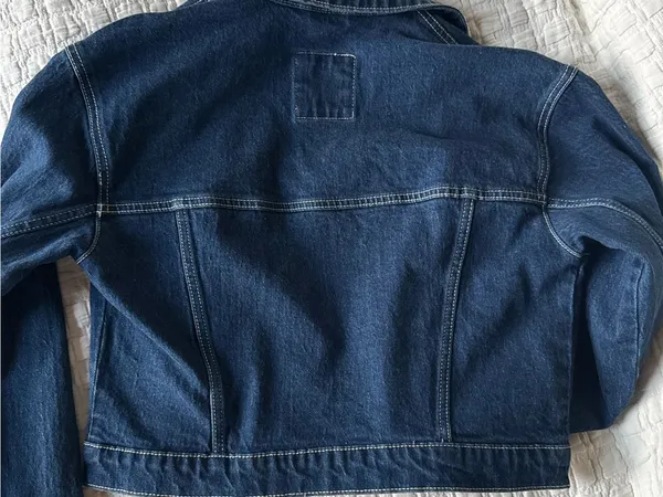 Abercrombie Cropped Blue Denim Jacket - Image 4