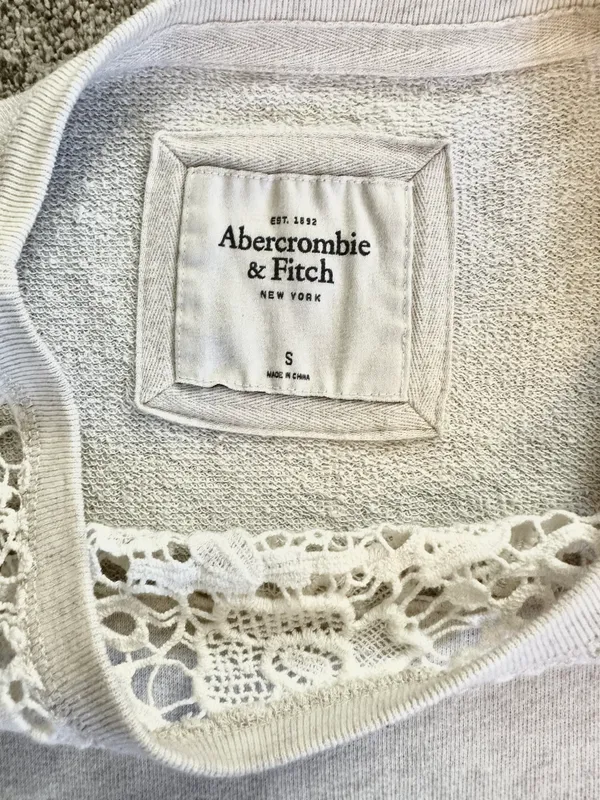 Abercrombie & Fitch Lace Crewneck Sweatshirt Cream Small - Image 6