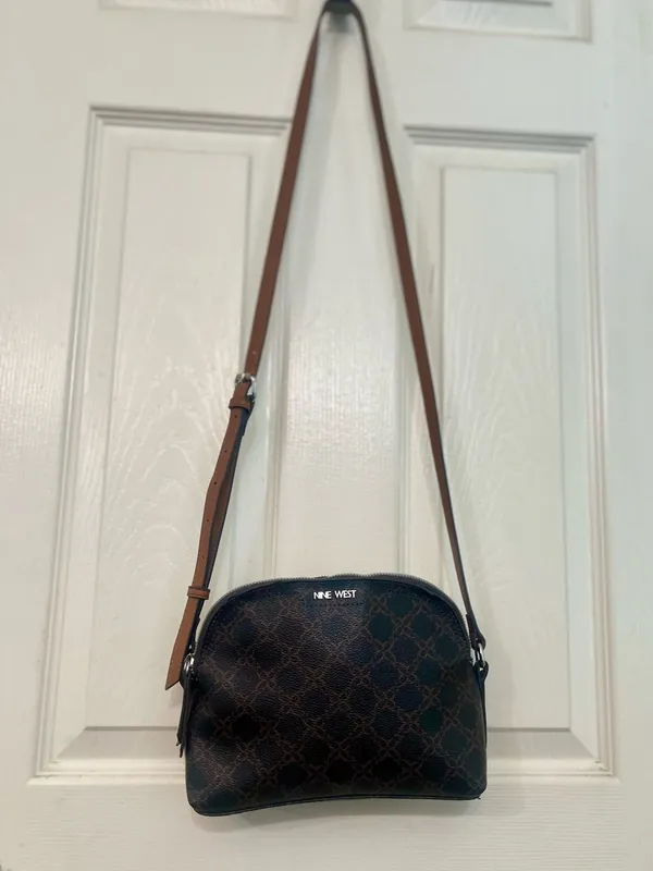 Nine West Dome Crossbody Bag Brown Monogram Coated Canvas Tan Strap GUC - Image 5