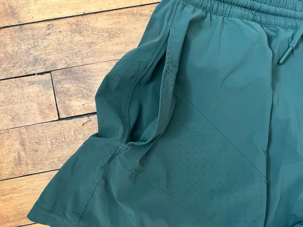 Wilson Sporting Goods Tennis Shorts Green Size M - Image 5