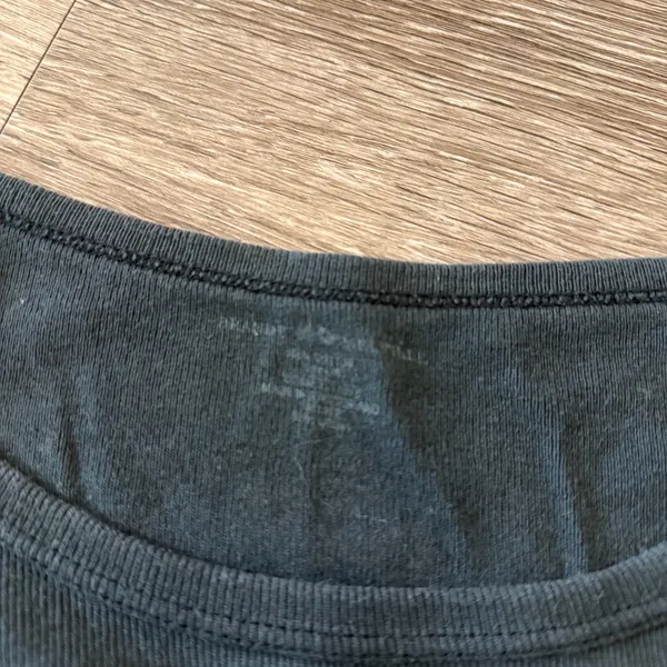 Brandy Melville Cropped T-Shirt - Image 3
