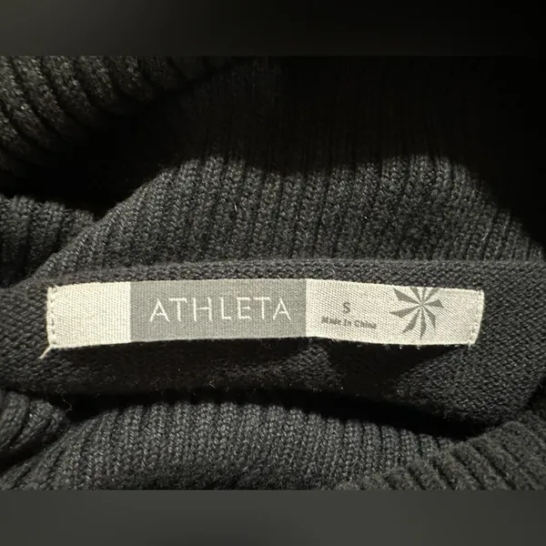 ATHLETA Cowl neck sweater dress with pockets size Small black - Image 4