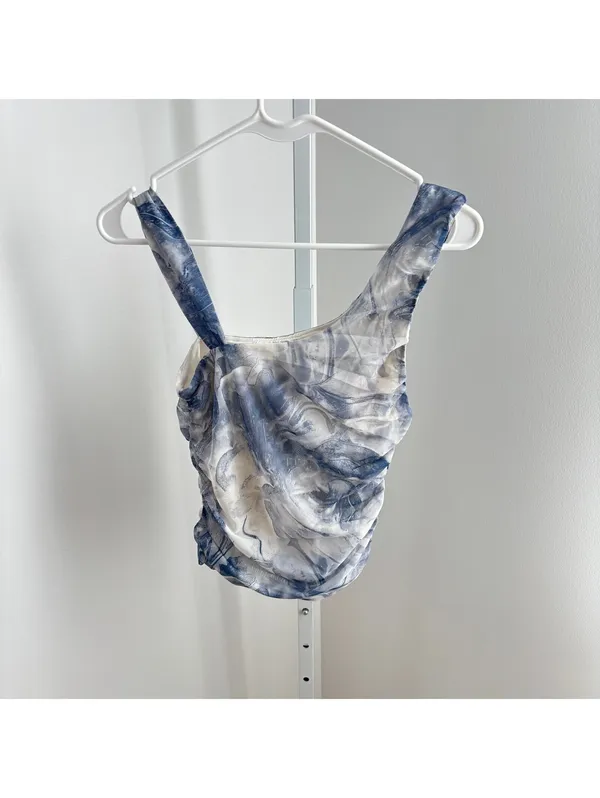 Lulu's NWOT Women's Beautiful Vision Blue White Abstract Mesh Asymmetrical Top M - Image 5